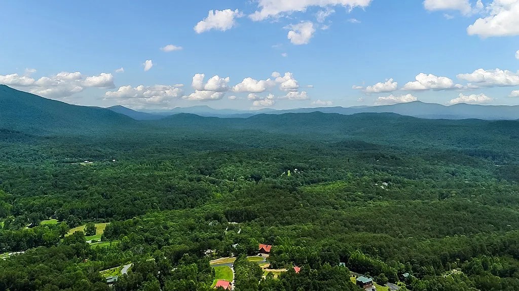 A view of mountains in sautee nacoochee georgia