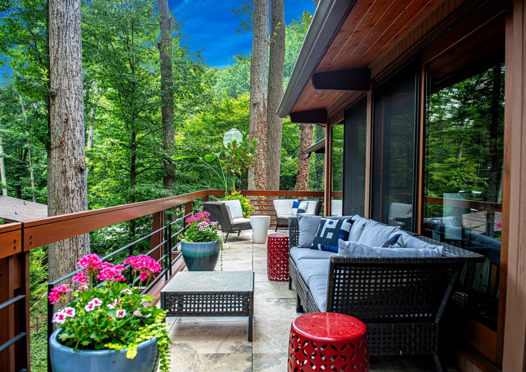 Classic Acorn Deck House architecture in Maryland with natural wood exterior

