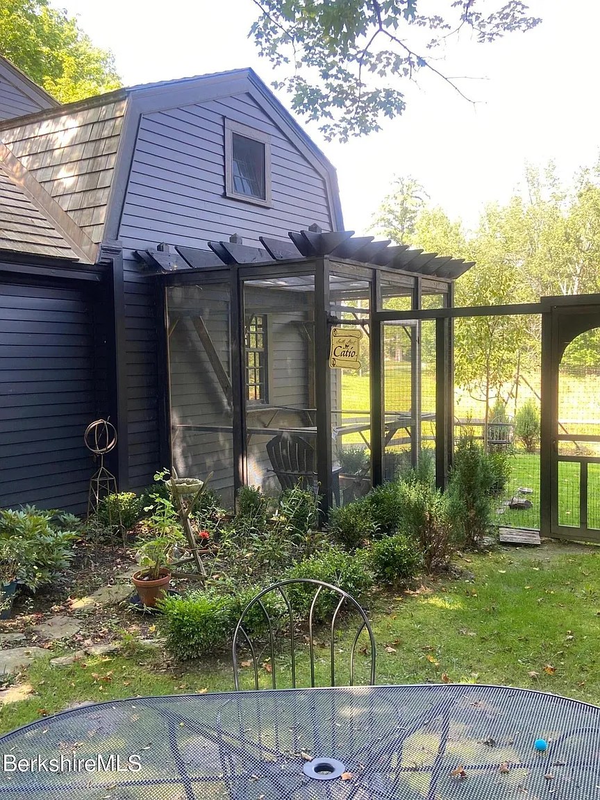Dark Grey 18th-century Georgian home in Williamstown, Massachusetts garden