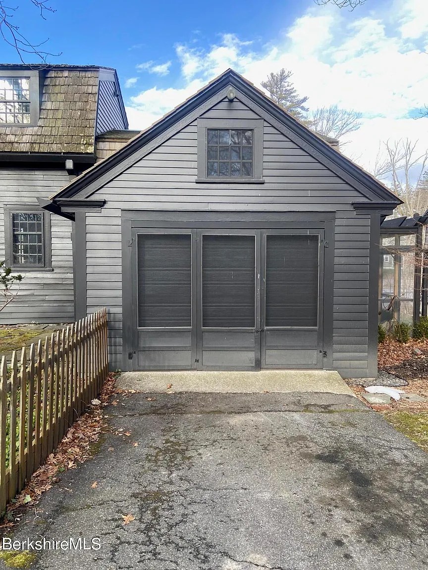 Outside of 18th-century Georgian home in Williamstown Massachusetts
